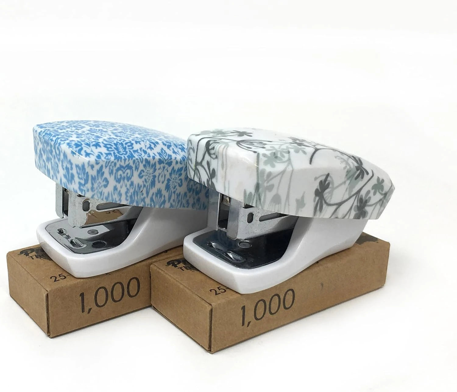 Mini stapler set of four pieces - built-in stapler, including 2000 standard stapler - used in offices, schools
